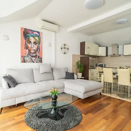 Isabora Apartment