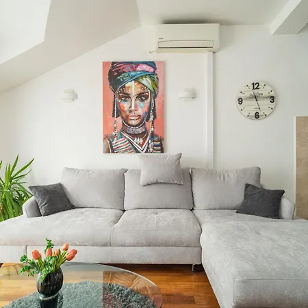Isabora Apartament *