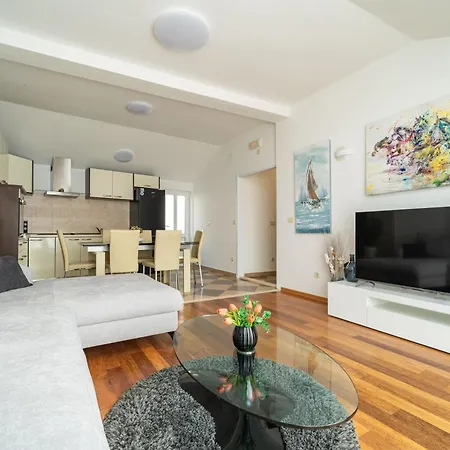 Апартаменты Isabora *