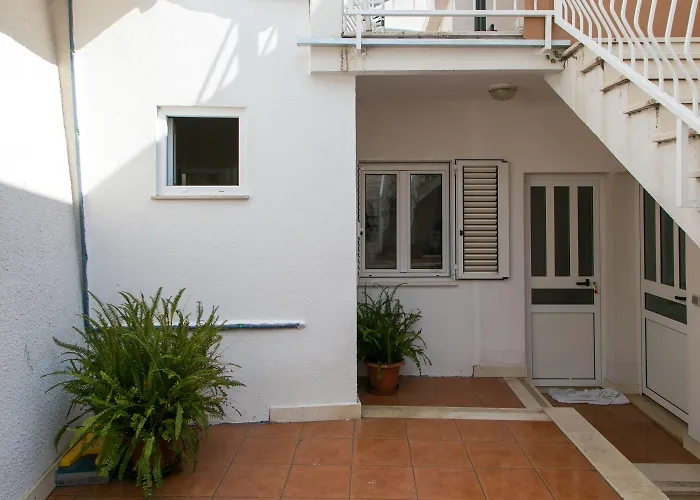 Isabora