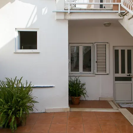 Isabora